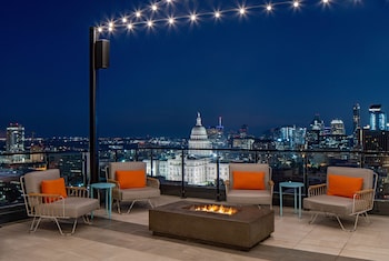 Hilton Garden Inn Austin University Capitol District,Rochester>>Austin,4 star