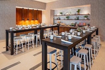 hilton garden inn austin university capitol district