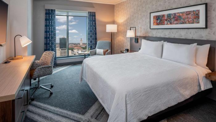 hilton garden inn austin university capitol district