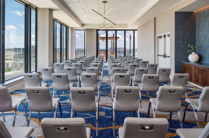 hilton garden inn austin university capitol district