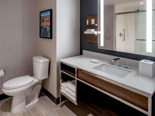 hilton garden inn austin university capitol district