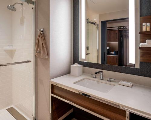 hilton garden inn austin university capitol district