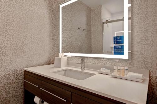 home2 suites by hilton lincolnshire chicago
