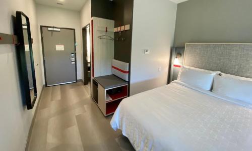 avid hotel macon north an ihg hotel