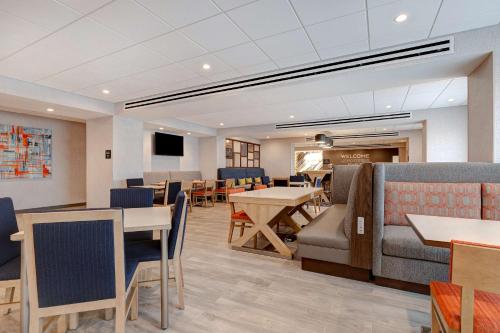 hampton inn crown point