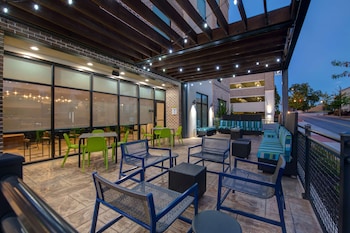 home2 suites by hilton anderson downtown
