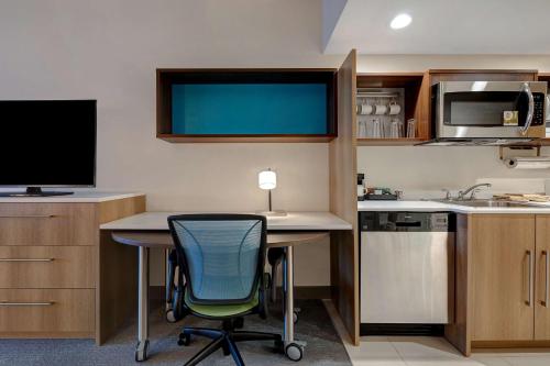 home2 suites by hilton gulf breeze pensacola area