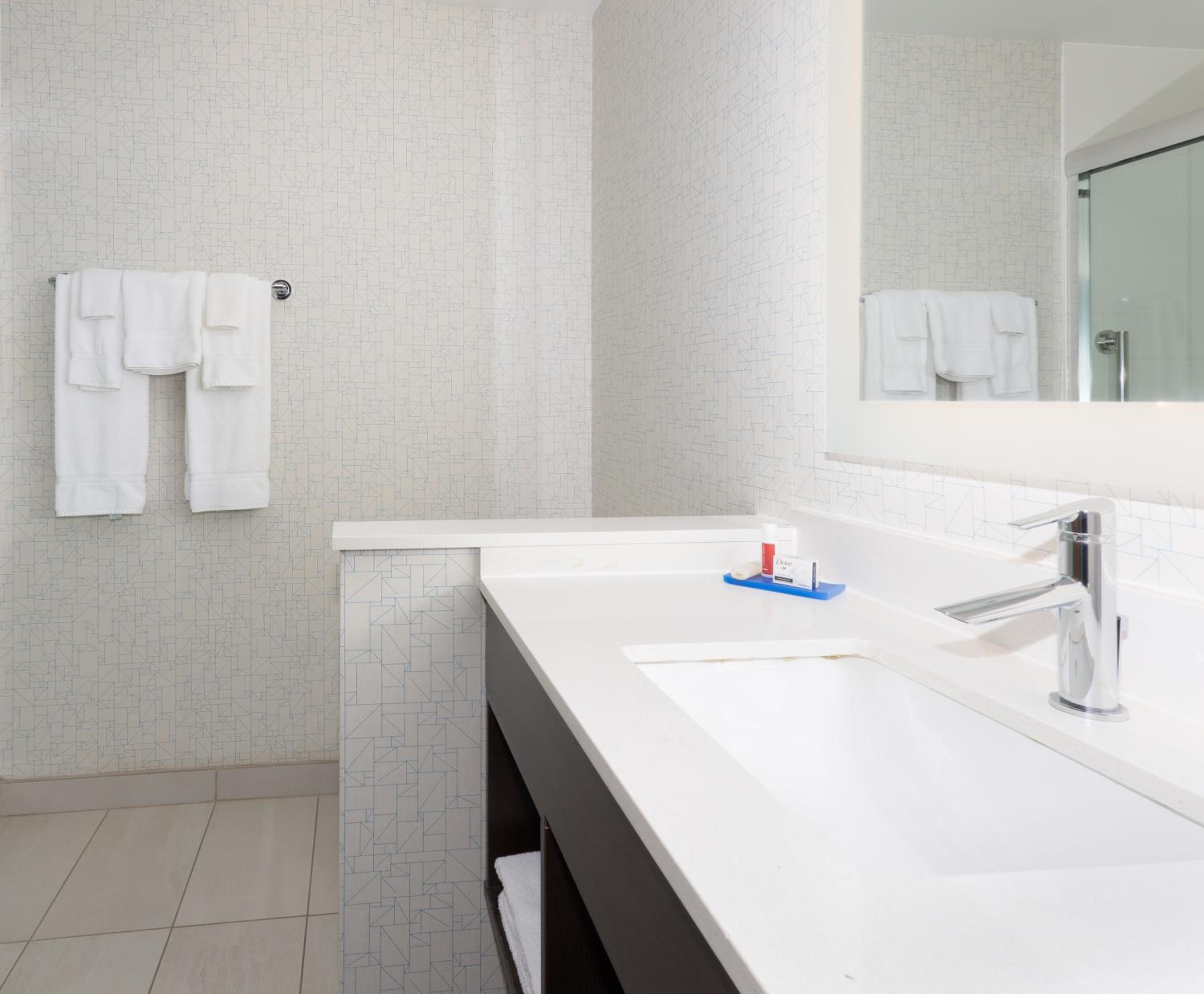 holiday inn express and suites firestone longmont an ihg hotel