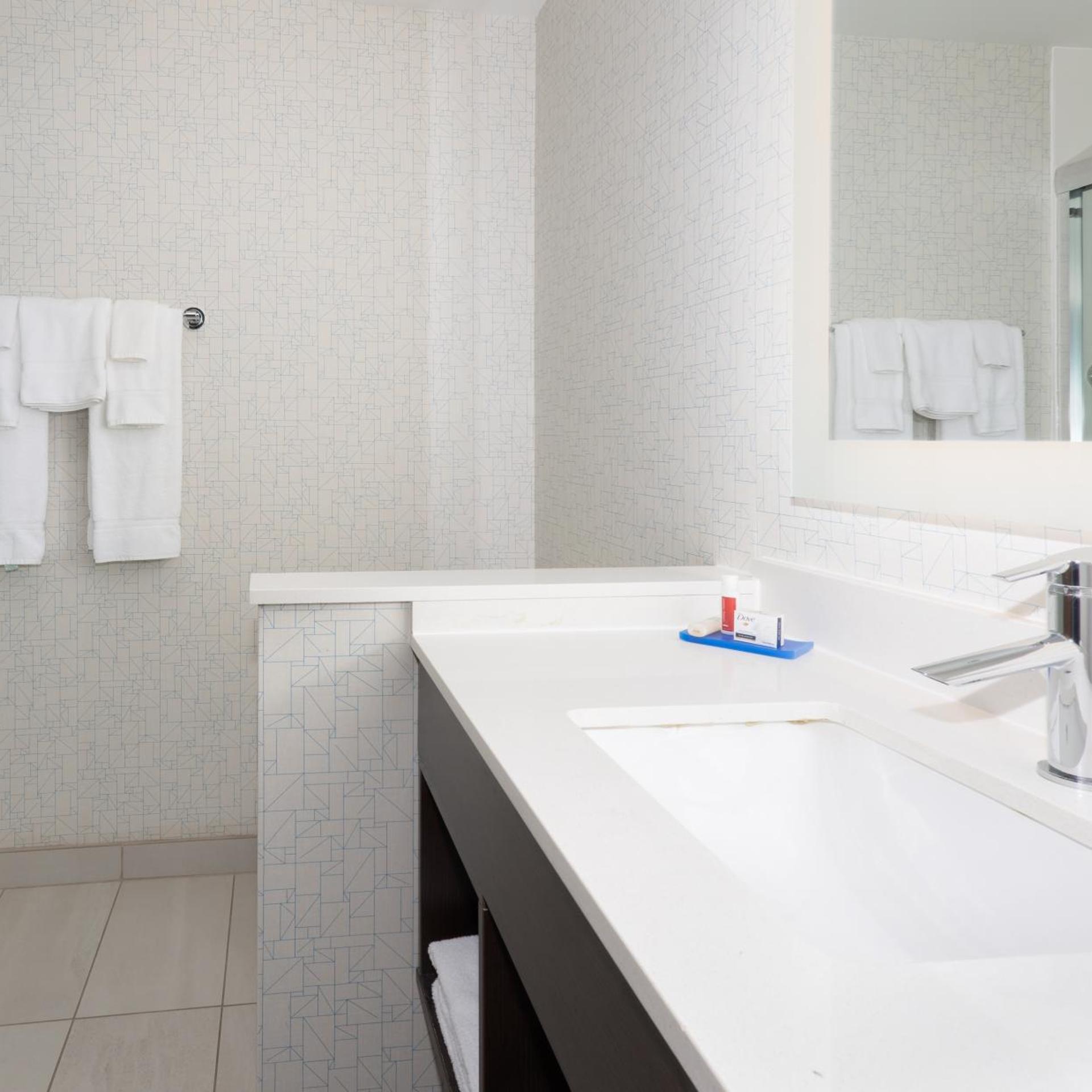 holiday inn express and suites firestone longmont an ihg hotel