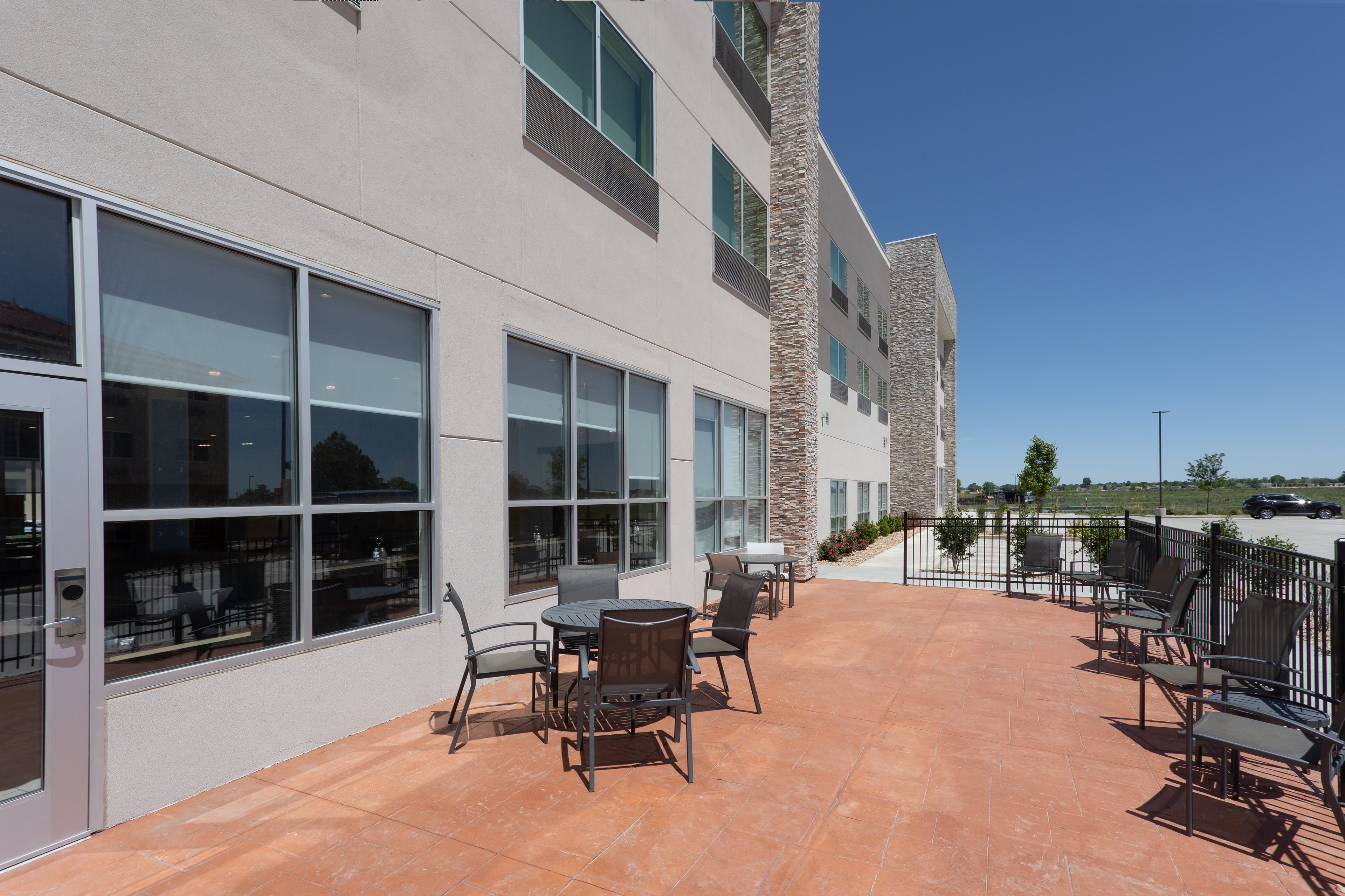 holiday inn express and suites firestone longmont an ihg hotel