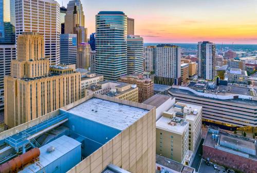 home2 suites by hilton minneapolis downtown mn