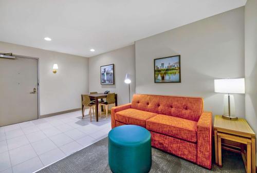 home2 suites by hilton minneapolis downtown mn