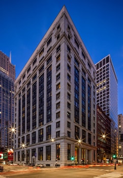 canopy by hilton chicago central loop