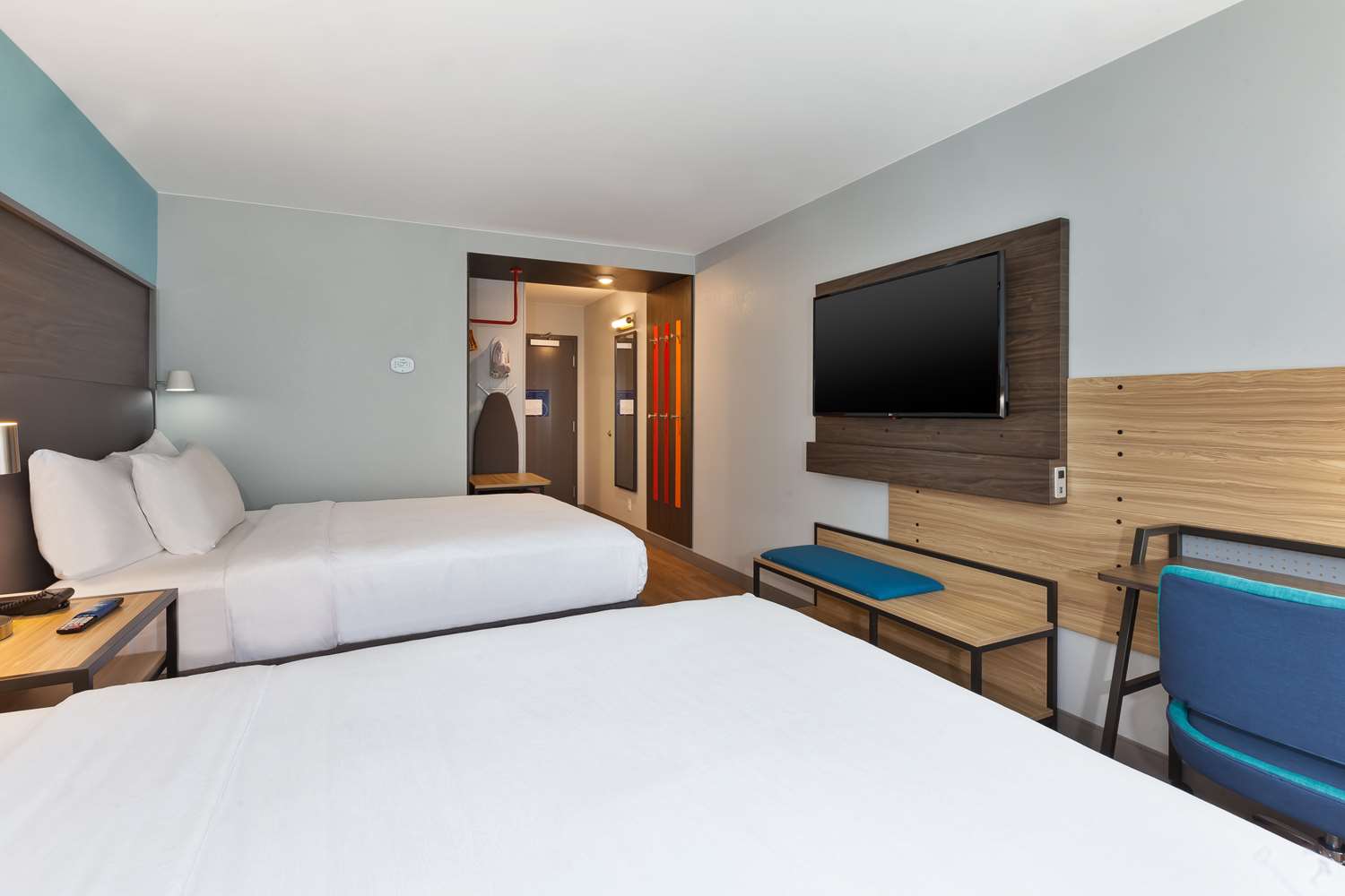 tru by hilton comstock park grand rapids