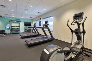 tru by hilton comstock park grand rapids