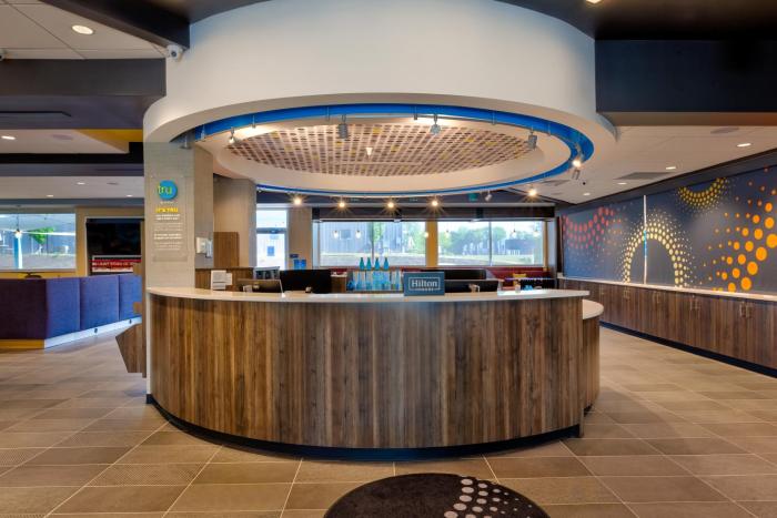 tru by hilton comstock park grand rapids