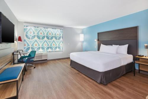 tru by hilton comstock park grand rapids