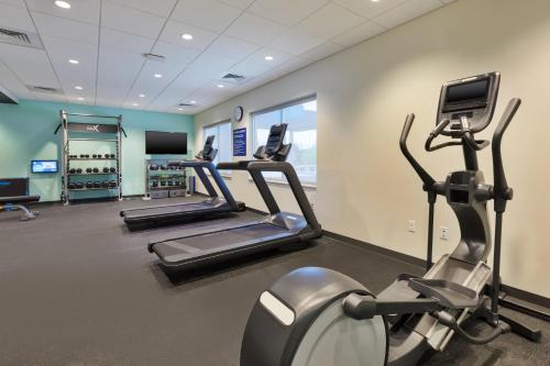 tru by hilton comstock park grand rapids