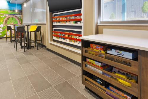 tru by hilton comstock park grand rapids