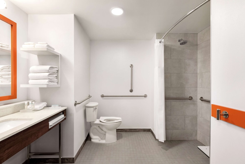 hampton inn indianapolis downtown iupui