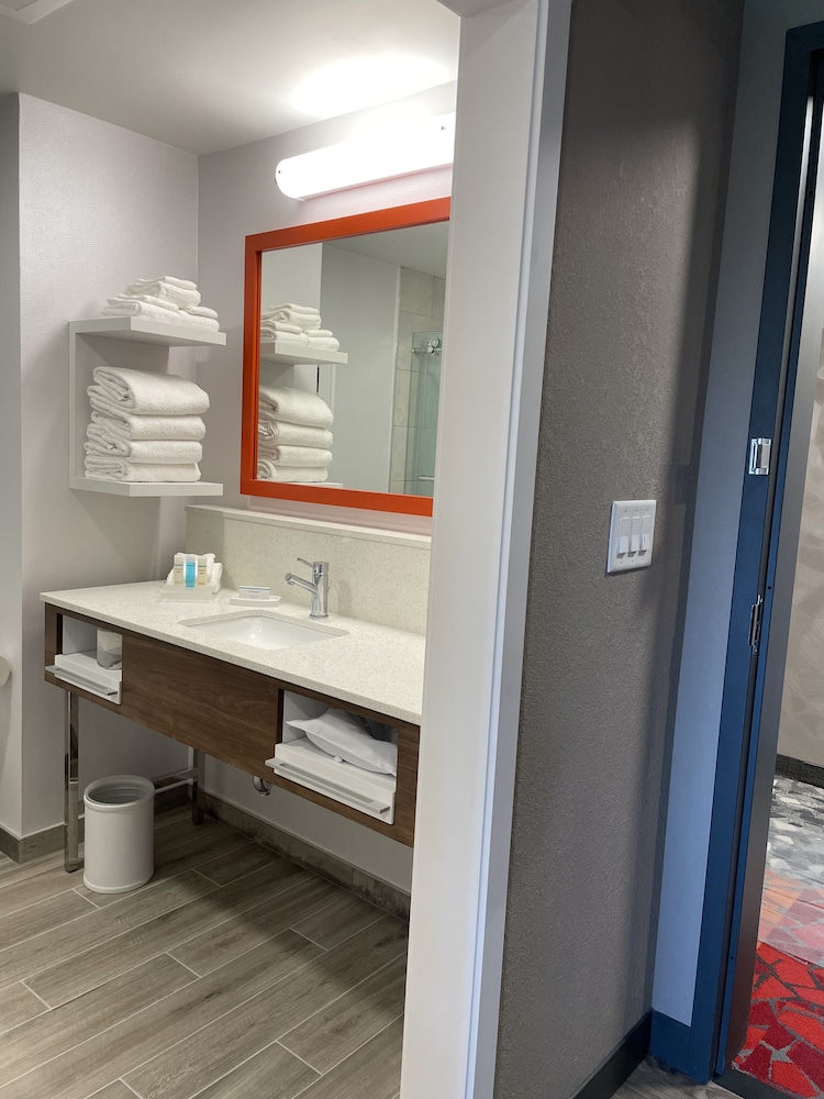 hampton inn indianapolis downtown iupui