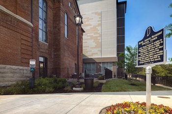 hampton inn indianapolis downtown iupui