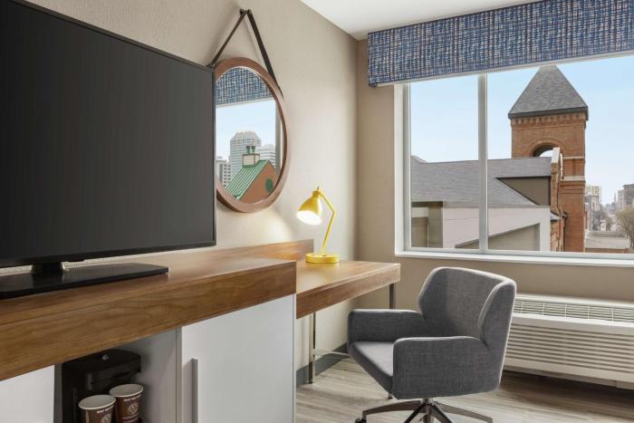 hampton inn indianapolis downtown iupui