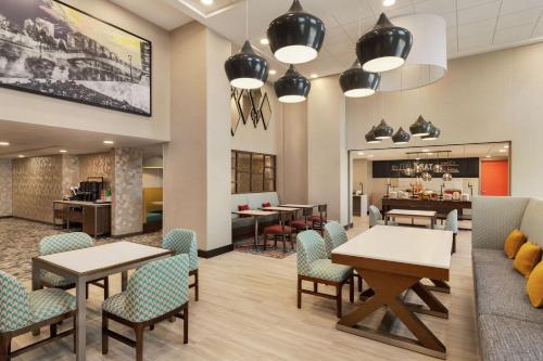 hampton inn indianapolis downtown iupui