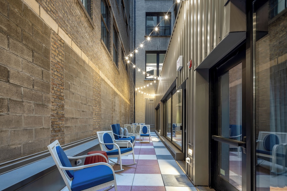 hilton garden inn chicago central loop