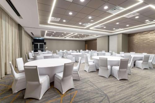 wyndham garden orlando airport