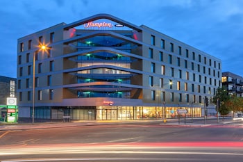 hampton by hilton ashford international