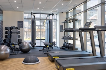 hampton by hilton ashford international