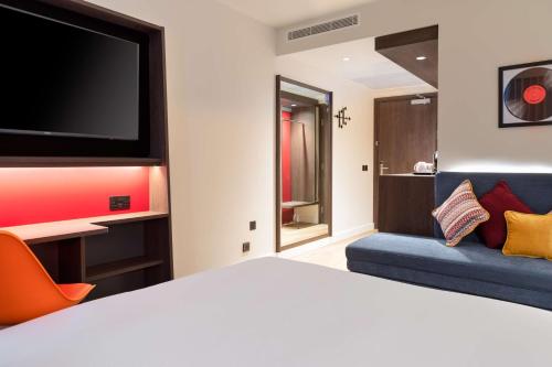 hampton by hilton ashford international