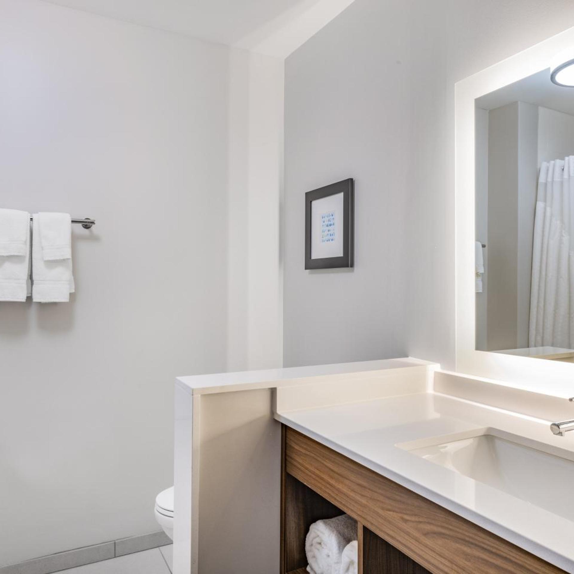 holiday inn express and suites lincoln downtown