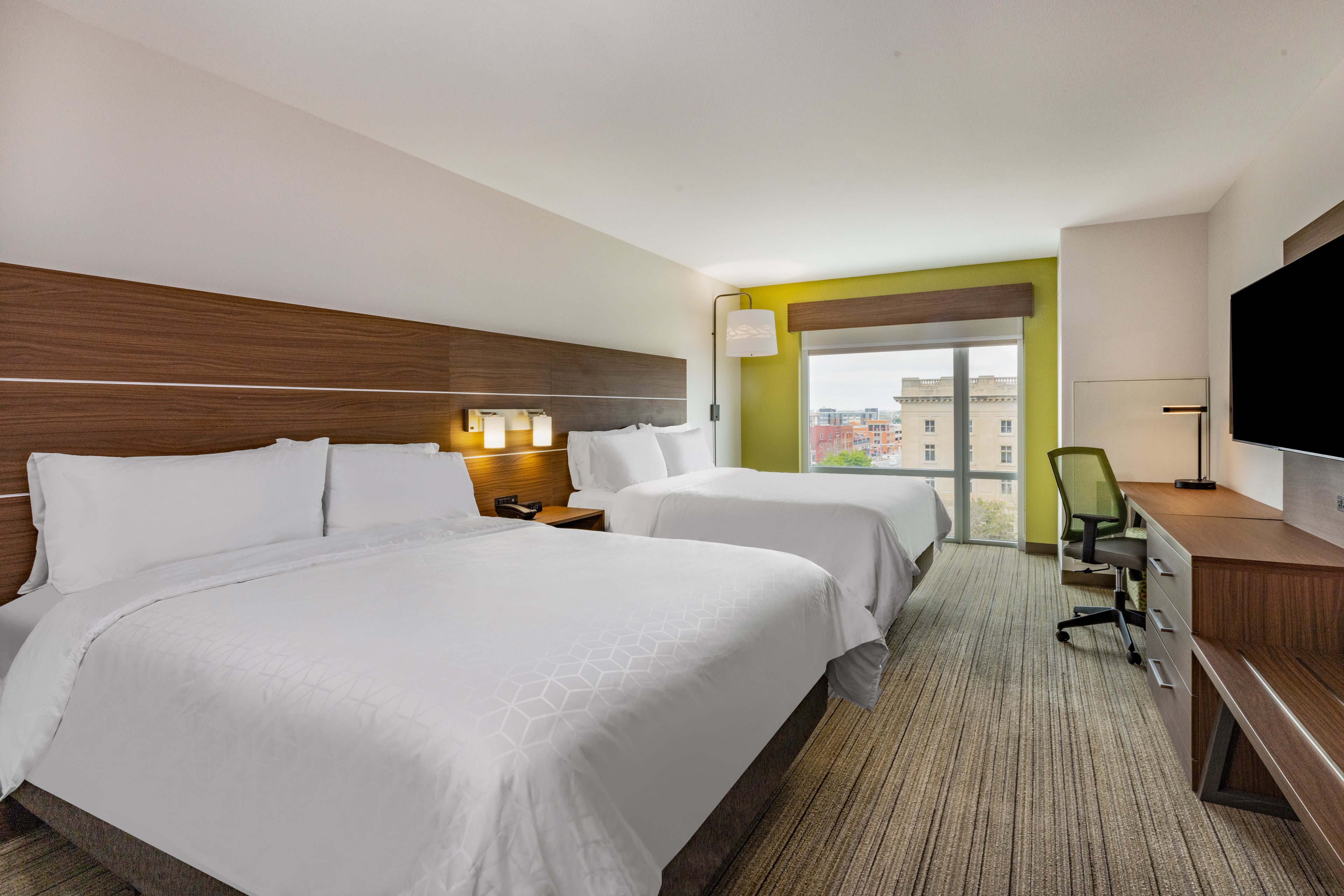 holiday inn express and suites lincoln downtown