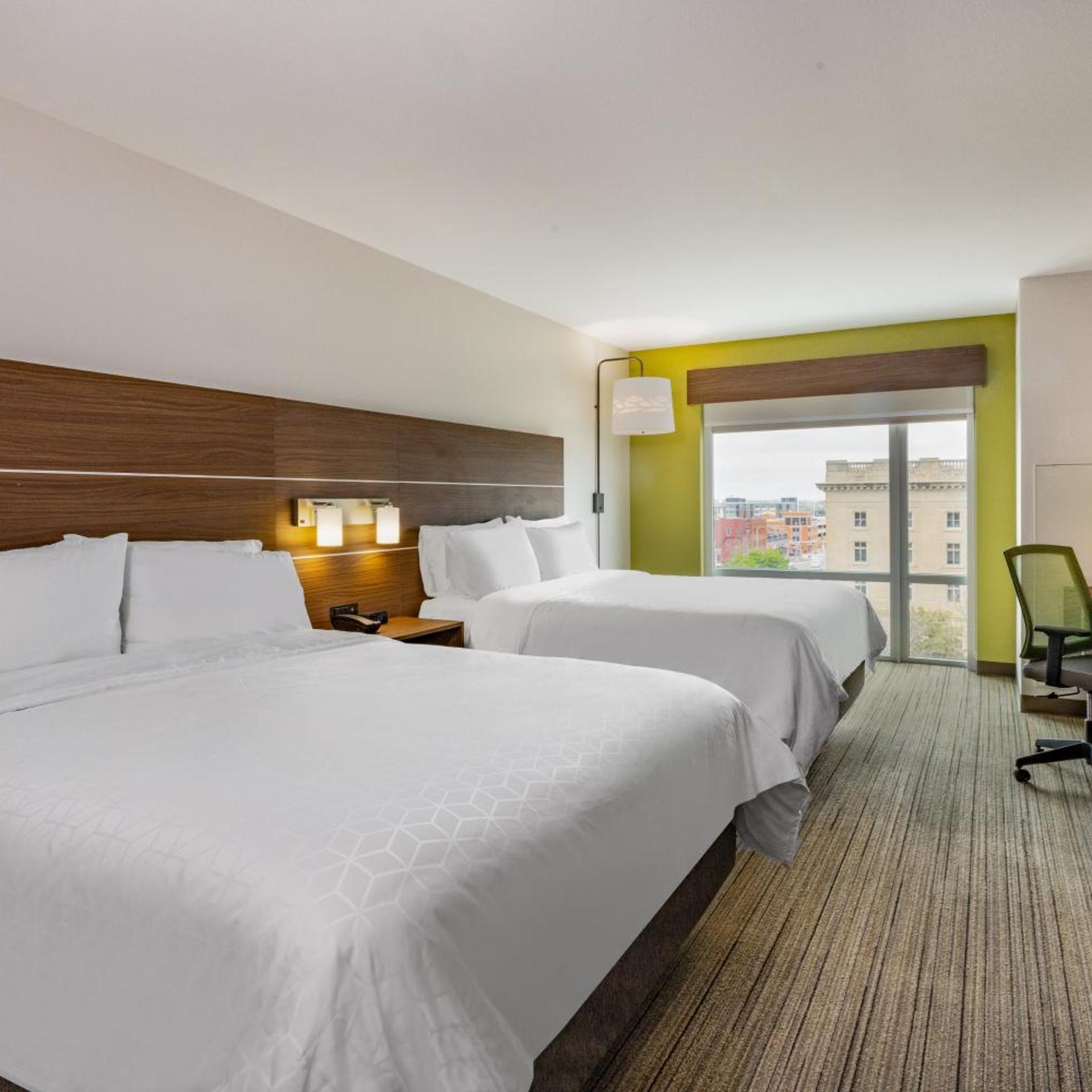 holiday inn express and suites lincoln downtown