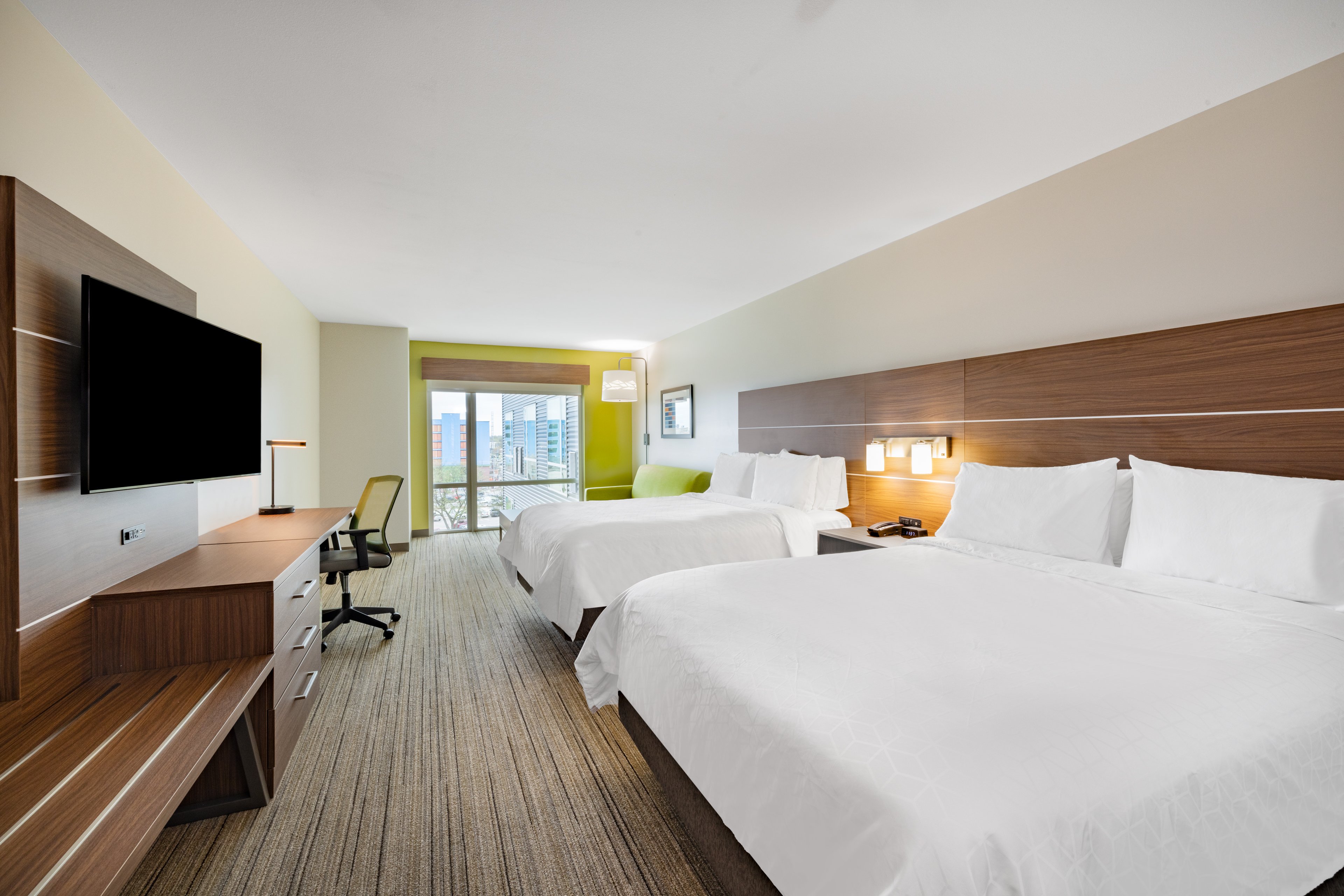 holiday inn express and suites lincoln downtown