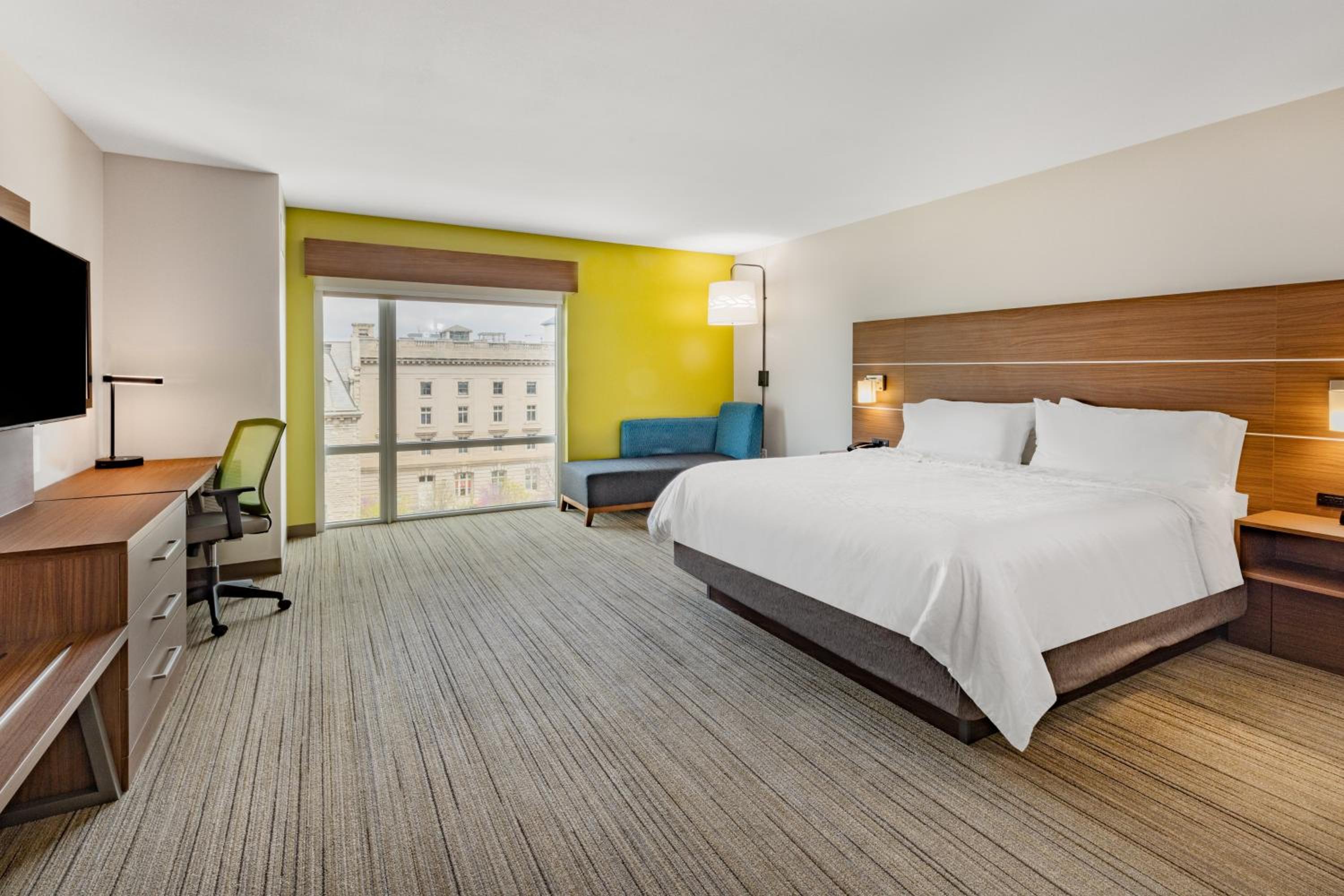 holiday inn express and suites lincoln downtown