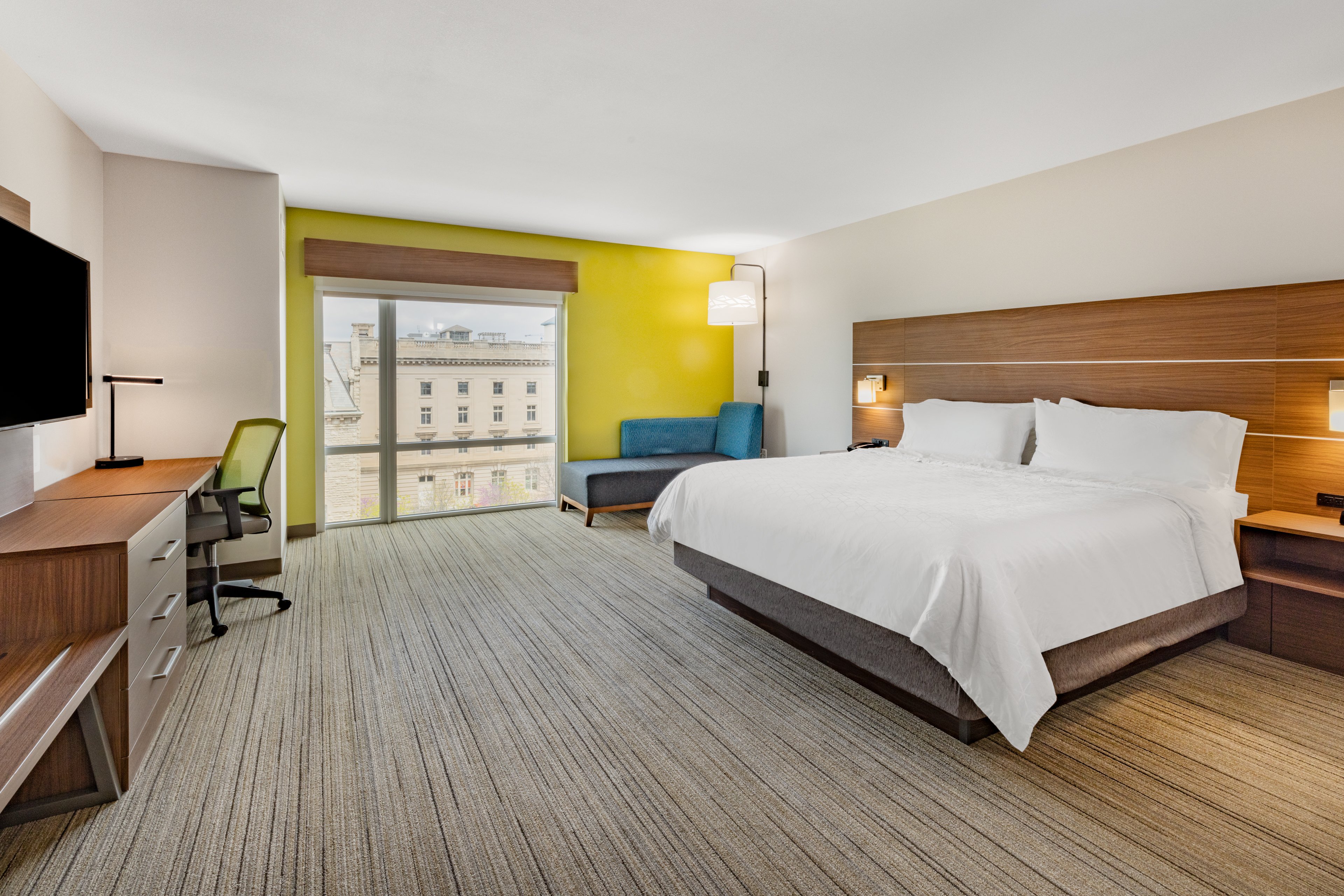 holiday inn express and suites lincoln downtown