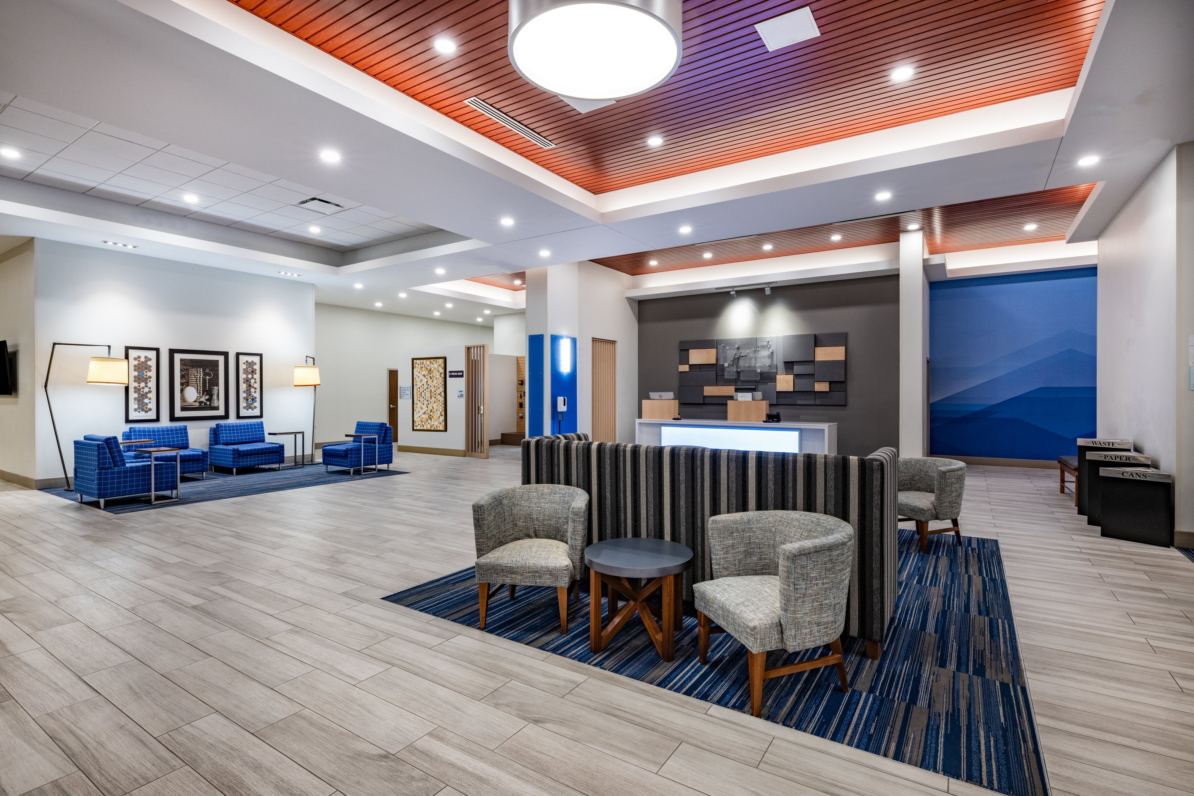 holiday inn express and suites lincoln downtown
