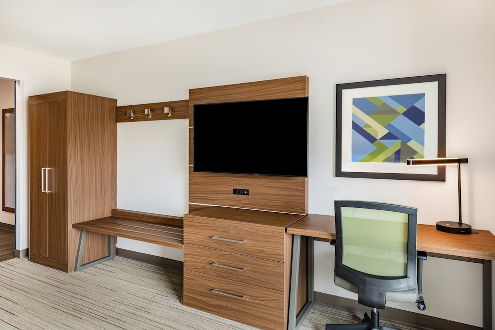 holiday inn express and suites lincoln downtown