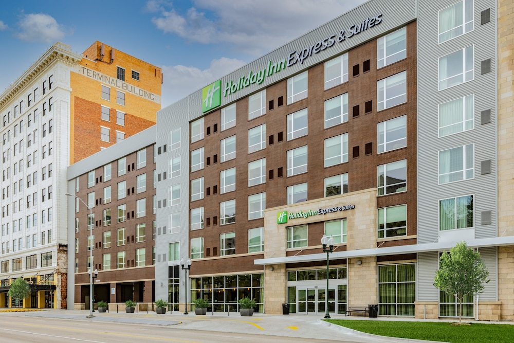 holiday inn express and suites lincoln downtown