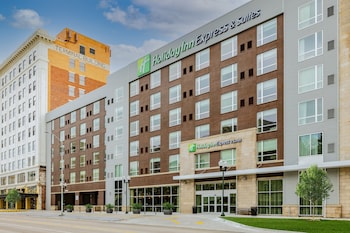 Holiday Inn Express & Suites Lincoln Downtown,Nebraska>>Downtown Lincoln,2.5 star