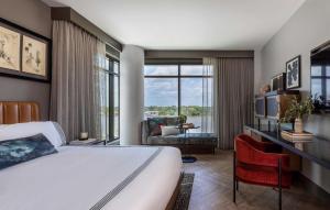 thompson savannah by hyatt