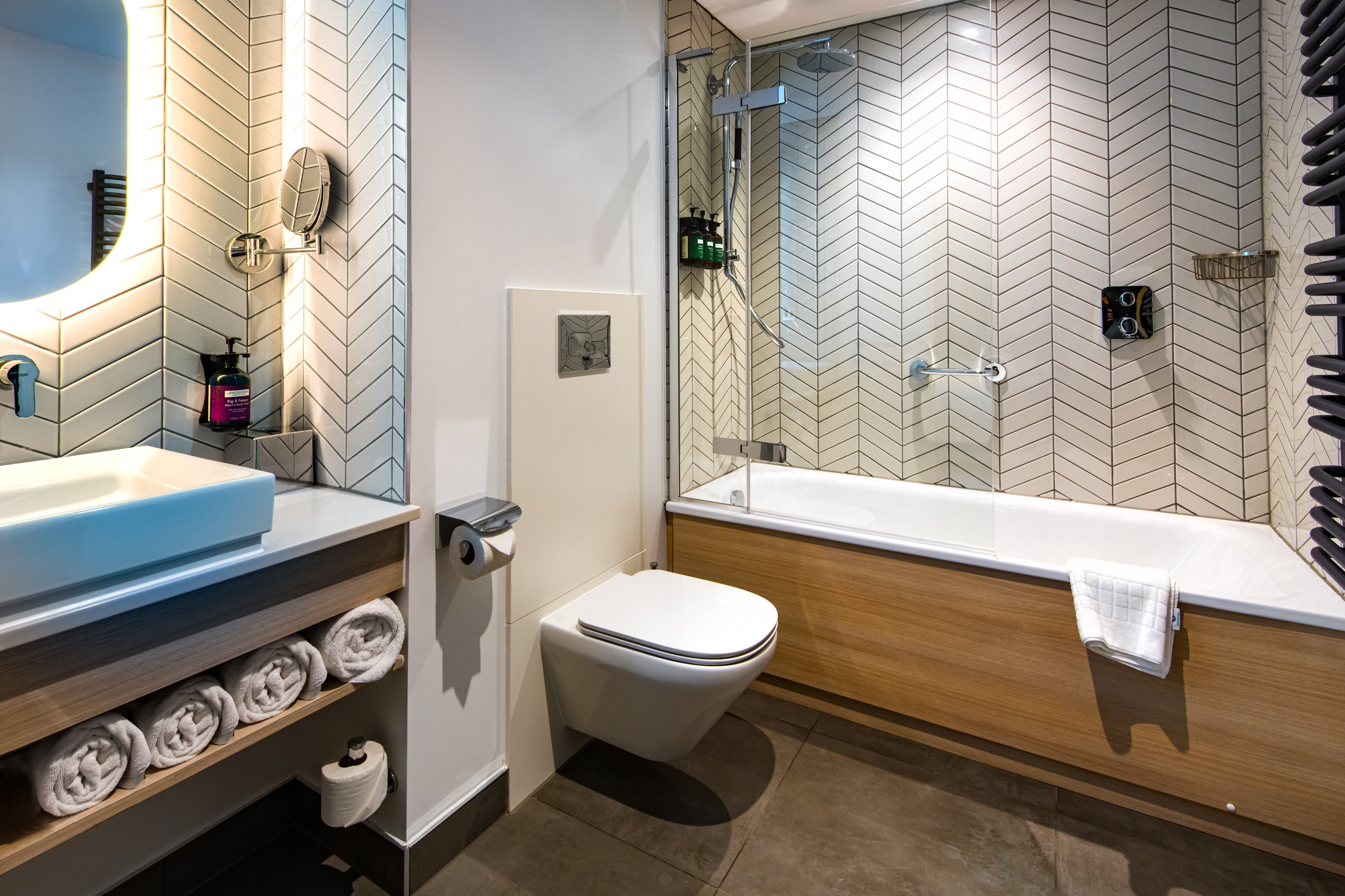 staybridge suites cardiff an ihg hotel