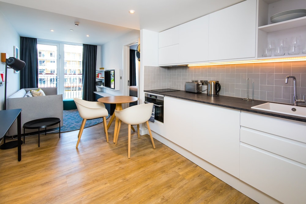 staybridge suites cardiff an ihg hotel