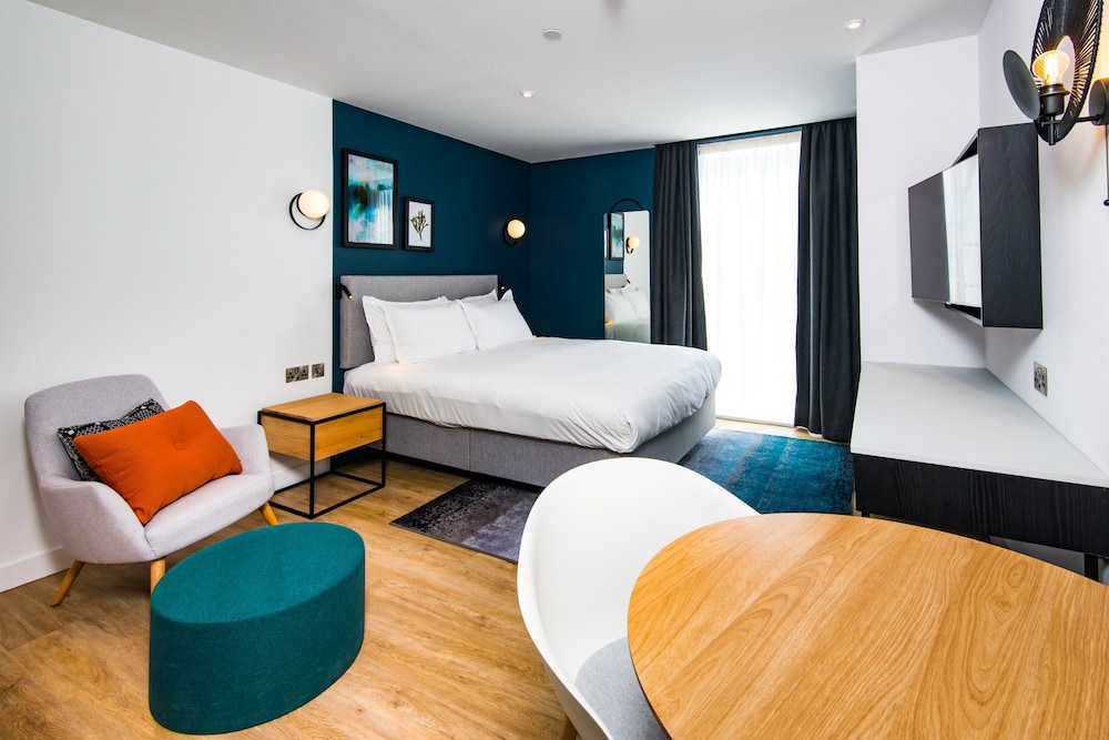 staybridge suites cardiff an ihg hotel
