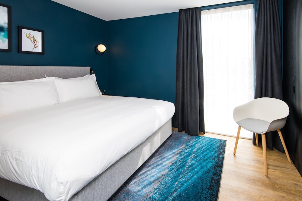 staybridge suites cardiff an ihg hotel
