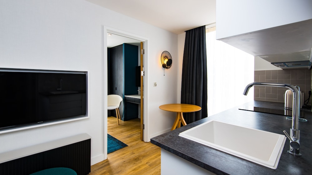 staybridge suites cardiff an ihg hotel