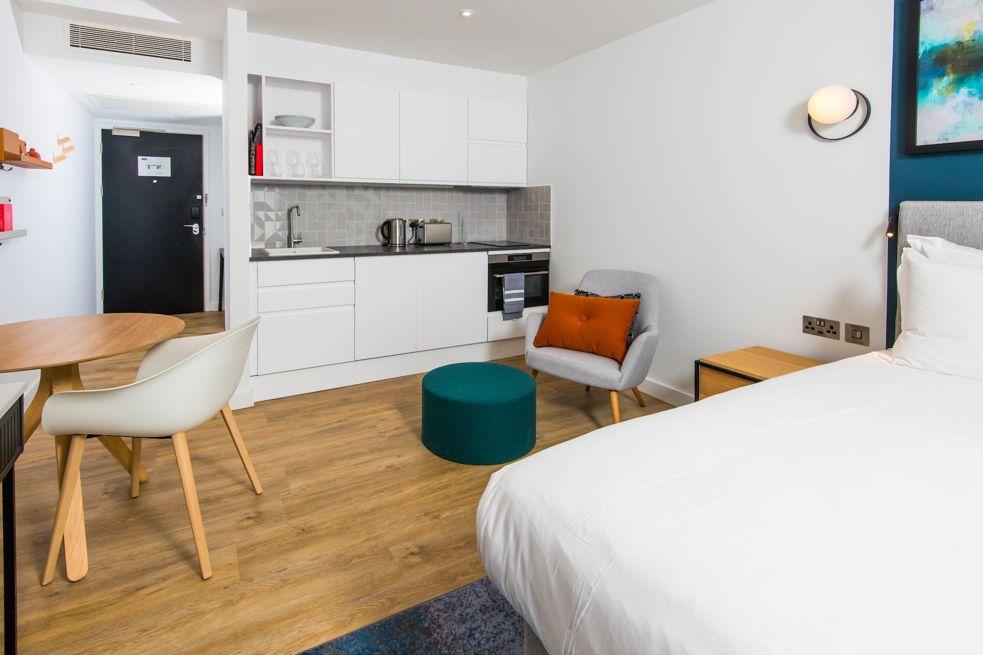 staybridge suites cardiff an ihg hotel